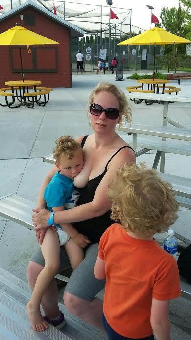 Abby Theuring, The Badass Breastfeeder, nursing in public.